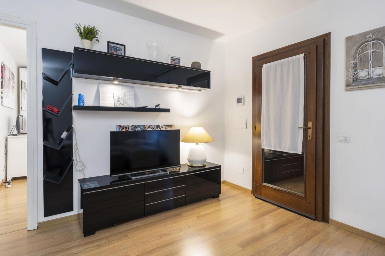 Cozy & Comfy Apt In Navigli Area Milano Eksteriør billede